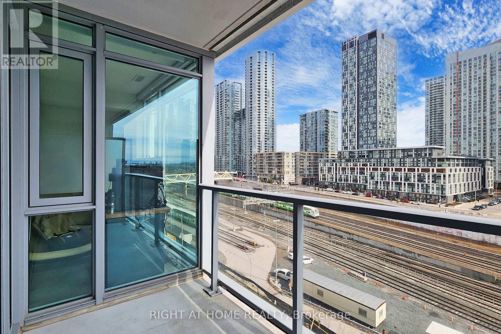 505 - 576 Front Street, Toronto, Ontario  M5V 0P8 - Photo 24 - C12516366