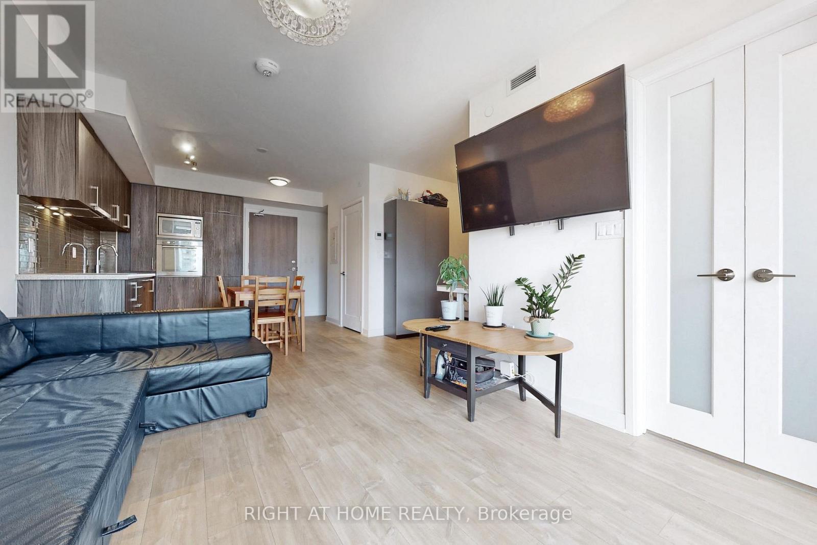 505 - 576 Front Street, Toronto, Ontario  M5V 0P8 - Photo 4 - C12516366