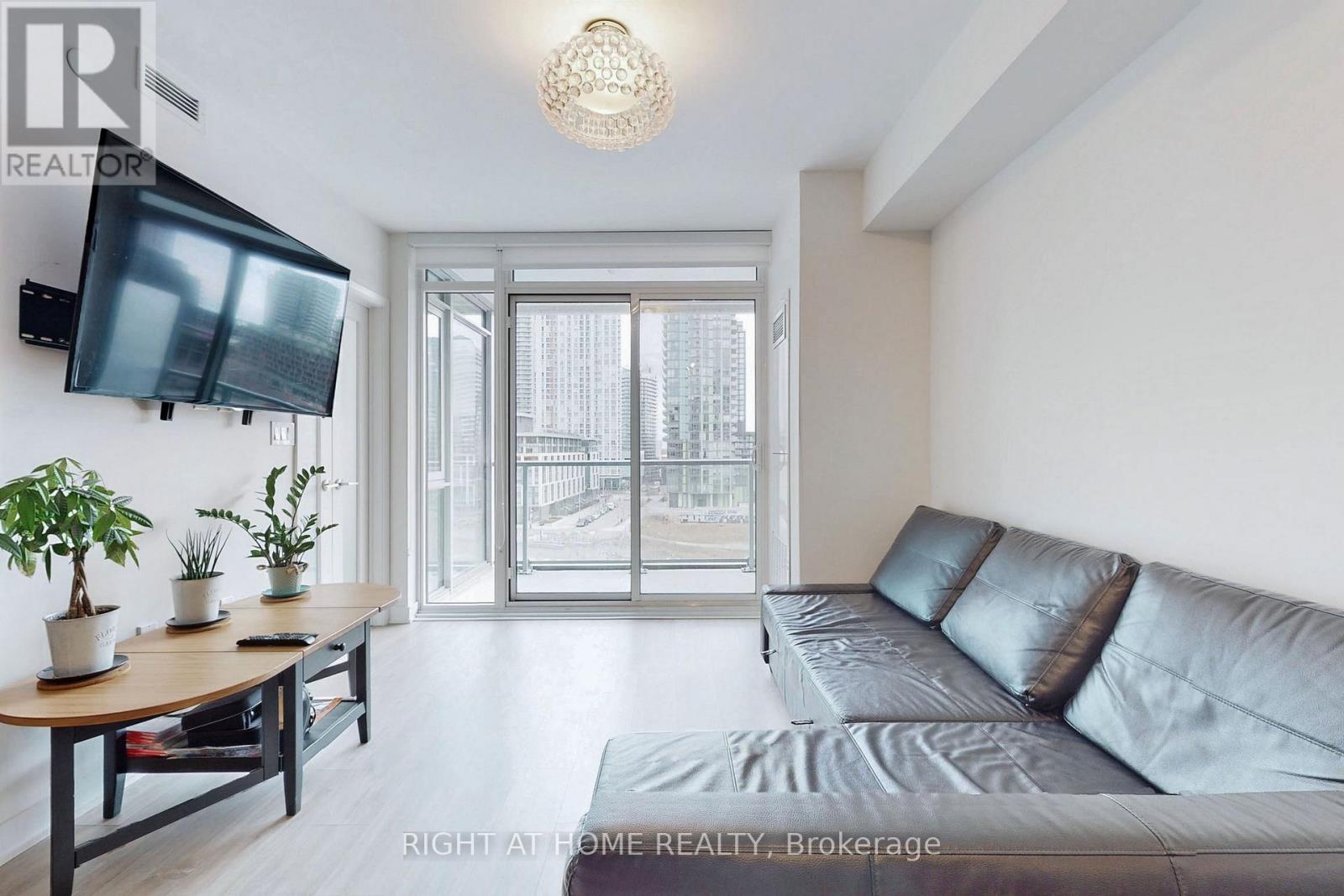 505 - 576 Front Street, Toronto, Ontario  M5V 0P8 - Photo 5 - C12516366