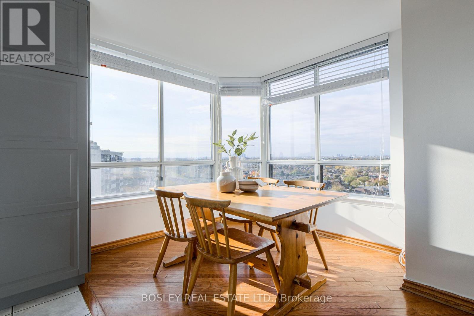 1511 - 1131 Steeles Avenue W, Toronto, Ontario  M2R 3W8 - Photo 5 - C12516382