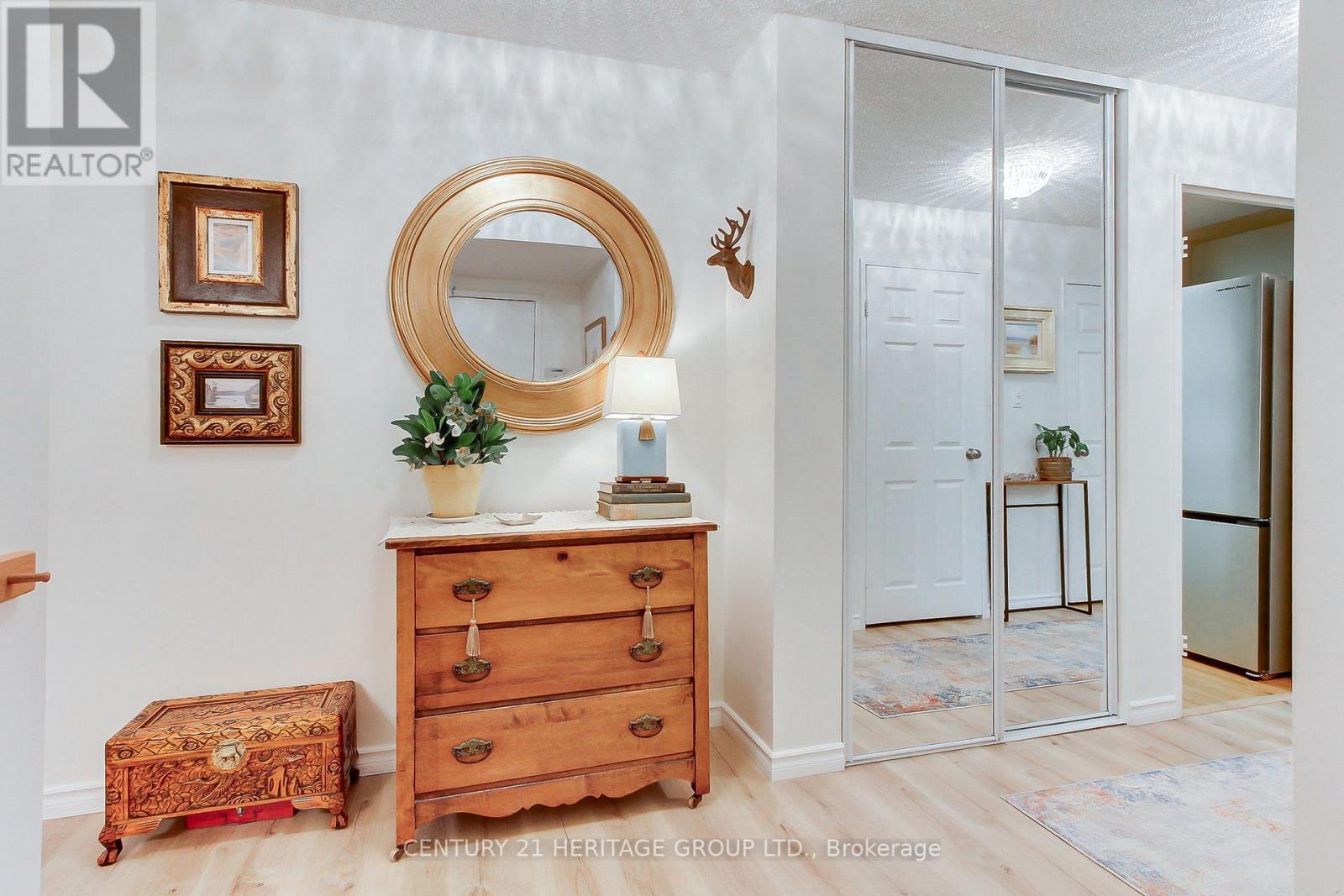 402 - 75 Wynford Heights Crescent, Toronto, Ontario  M3C 3H9 - Photo 5 - C12516478