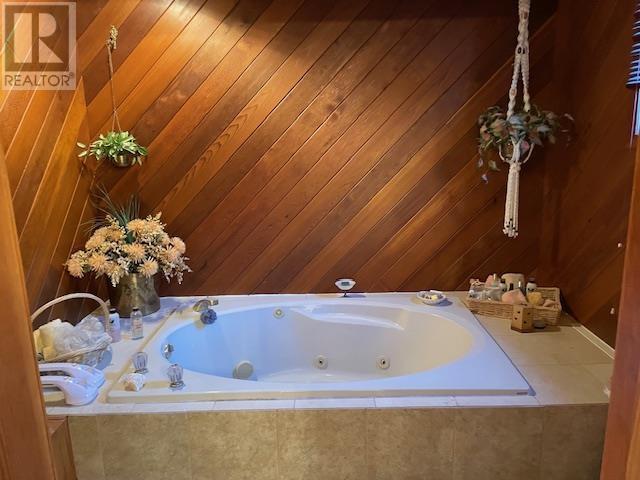 2265 Ponderosa Drive, Thunder Bay, Ontario  P7K 1G6 - Photo 17 - TB253416