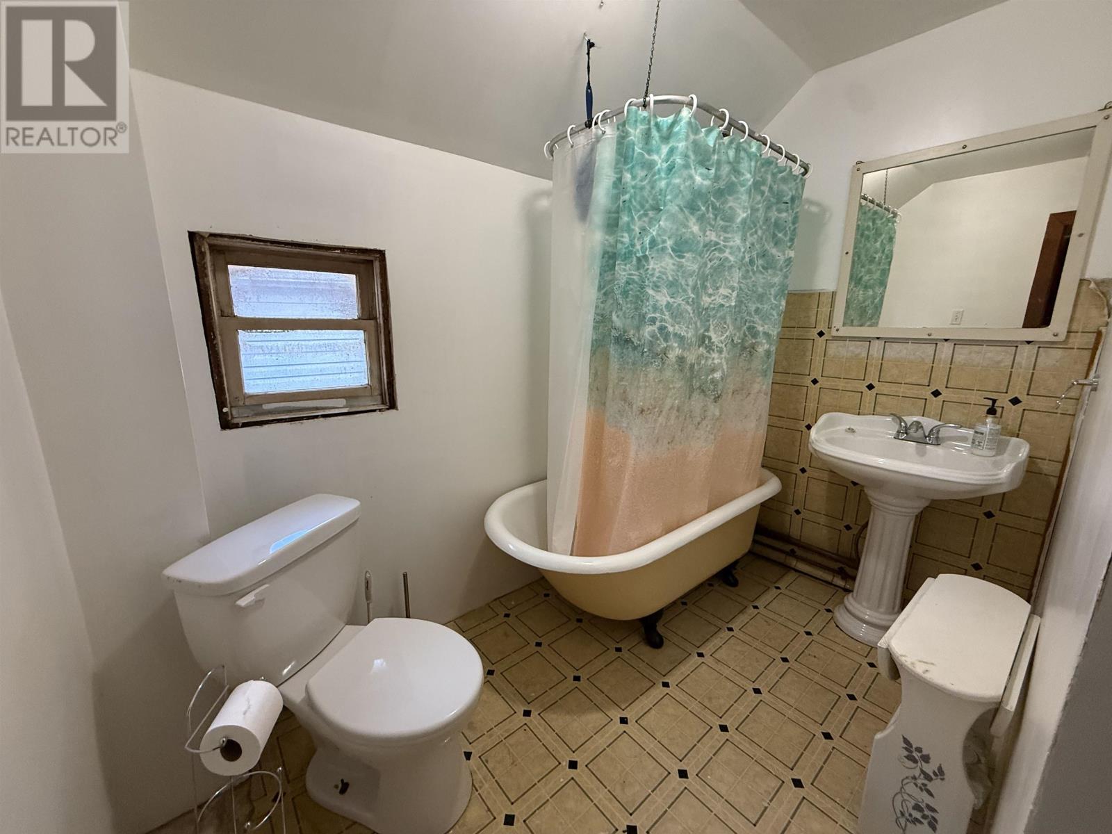 175 Machar Ave, Thunder Bay, Ontario  P7B 2Y7 - Photo 11 - TB253417