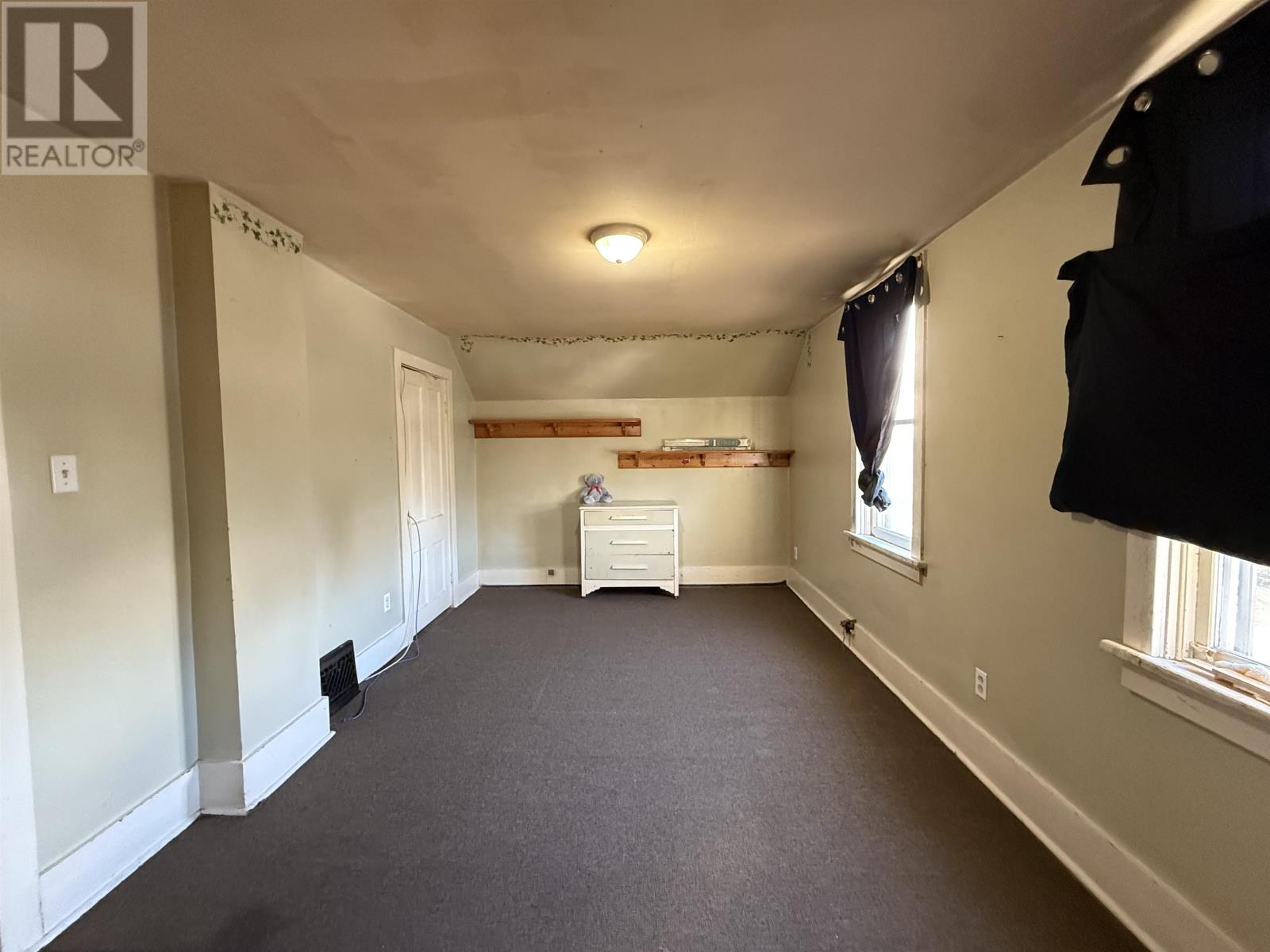 175 Machar Ave, Thunder Bay, Ontario  P7B 2Y7 - Photo 7 - TB253417