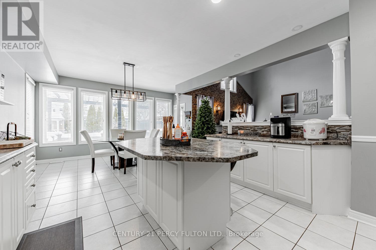 32 Amanda Avenue, Whitby, Ontario  L1M 1K4 - Photo 12 - E12516102