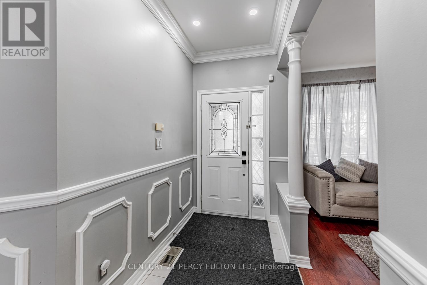 32 Amanda Avenue, Whitby, Ontario  L1M 1K4 - Photo 3 - E12516102