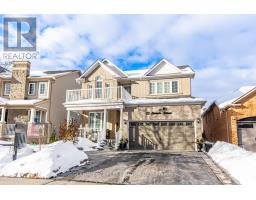 32 AMANDA AVENUE, Whitby, Ontario