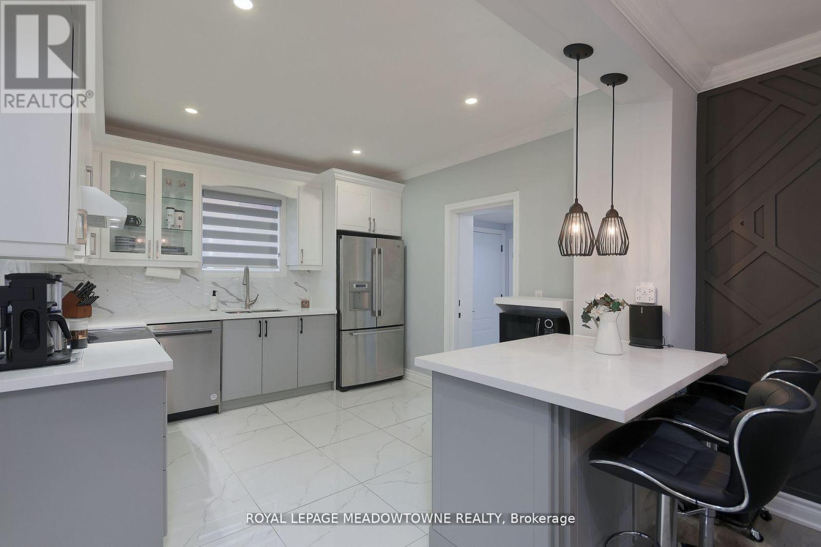 260 Athol Street E, Oshawa, Ontario  L1H 1K3 - Photo 9 - E12516408