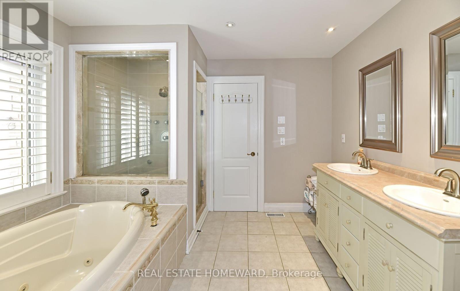 67 Parkview Hill Crescent, Toronto, Ontario  M4B 1R1 - Photo 12 - E12516468