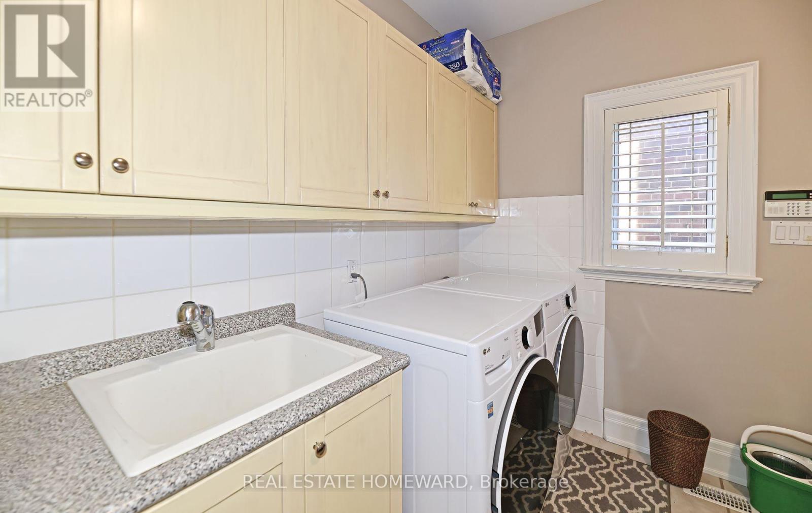 67 Parkview Hill Crescent, Toronto, Ontario  M4B 1R1 - Photo 17 - E12516468