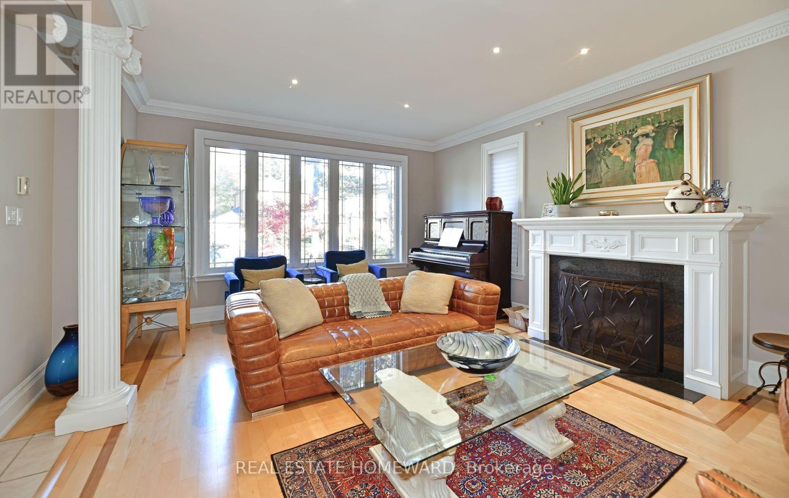 67 Parkview Hill Crescent, Toronto, Ontario  M4B 1R1 - Photo 3 - E12516468