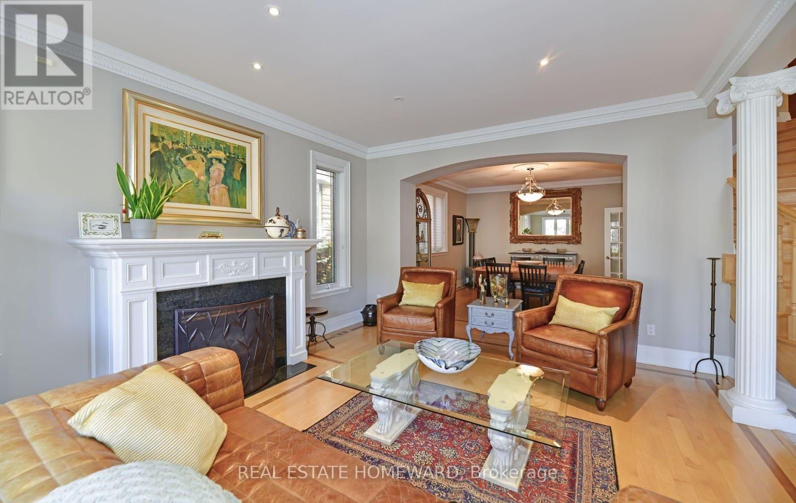 67 Parkview Hill Crescent, Toronto, Ontario  M4B 1R1 - Photo 4 - E12516468