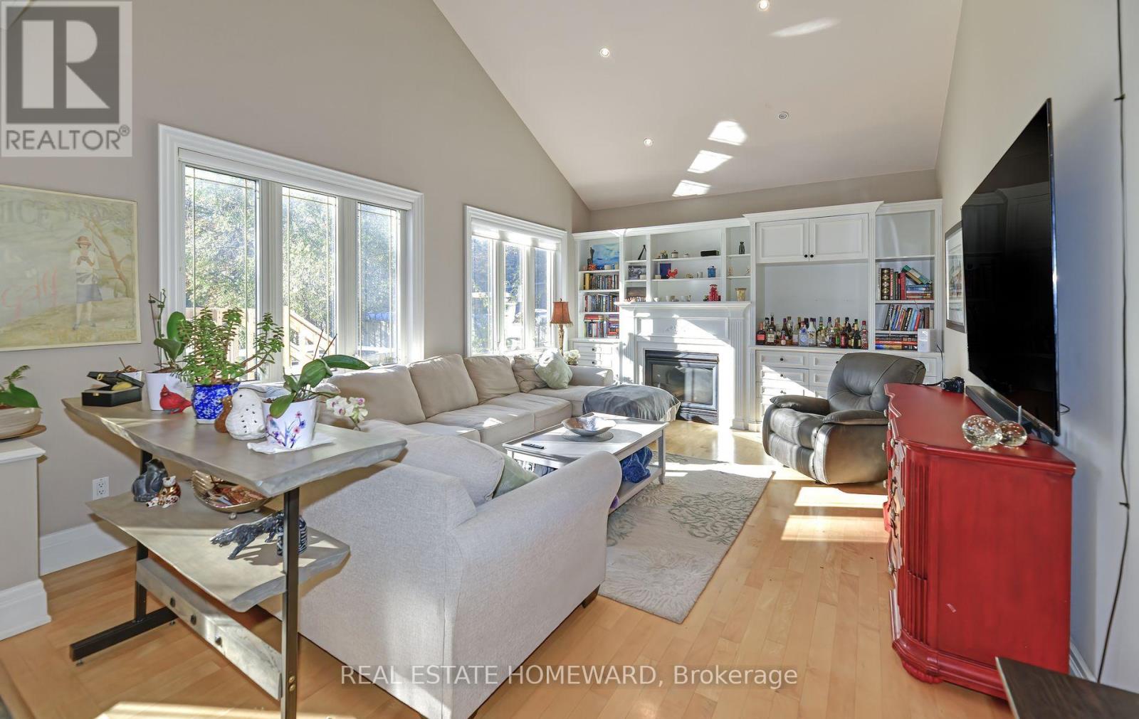 67 Parkview Hill Crescent, Toronto, Ontario  M4B 1R1 - Photo 6 - E12516468