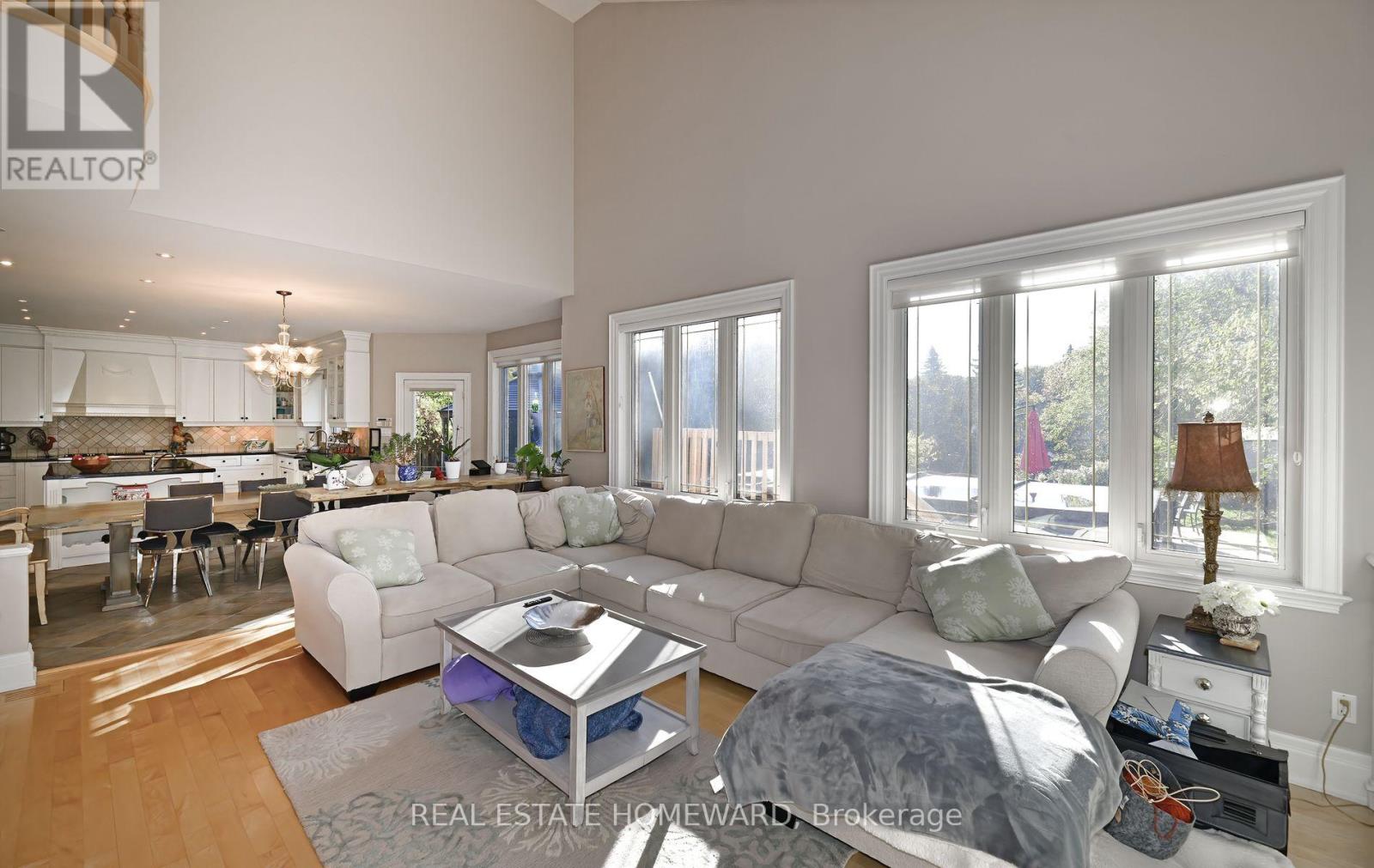 67 Parkview Hill Crescent, Toronto, Ontario  M4B 1R1 - Photo 7 - E12516468