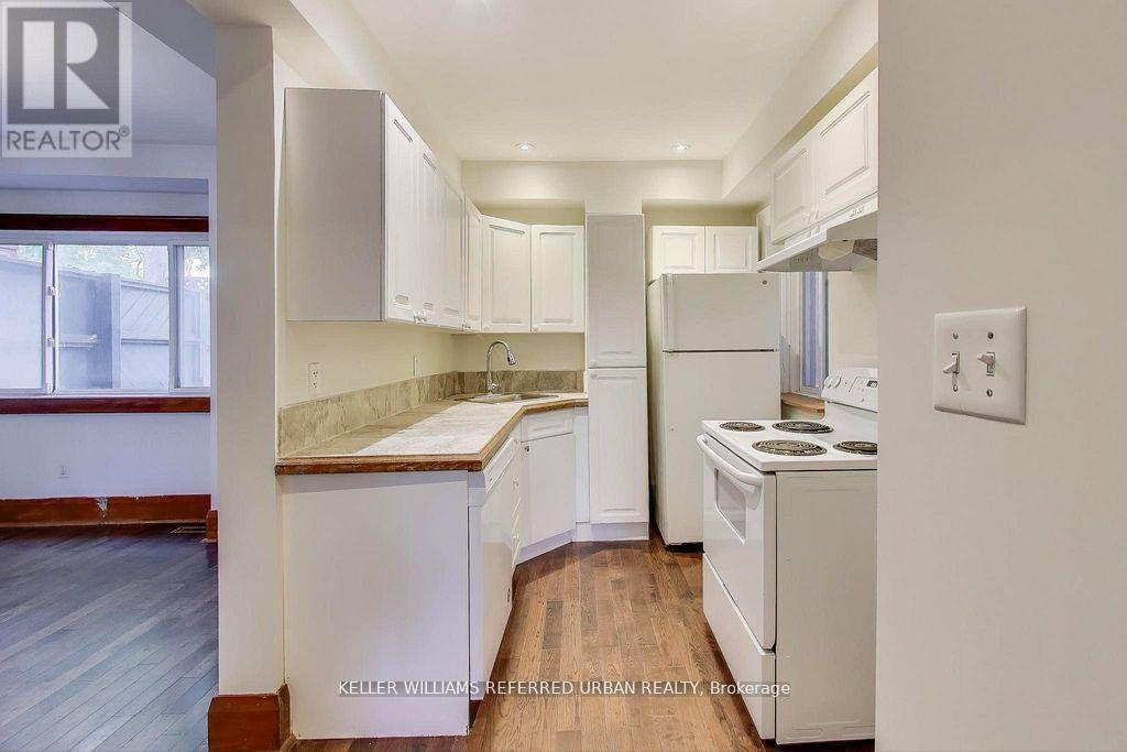 39 Eastwood Road, Toronto, Ontario  M4L 2C6 - Photo 10 - E12516476