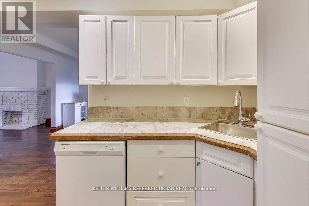 39 Eastwood Road, Toronto, Ontario  M4L 2C6 - Photo 11 - E12516476