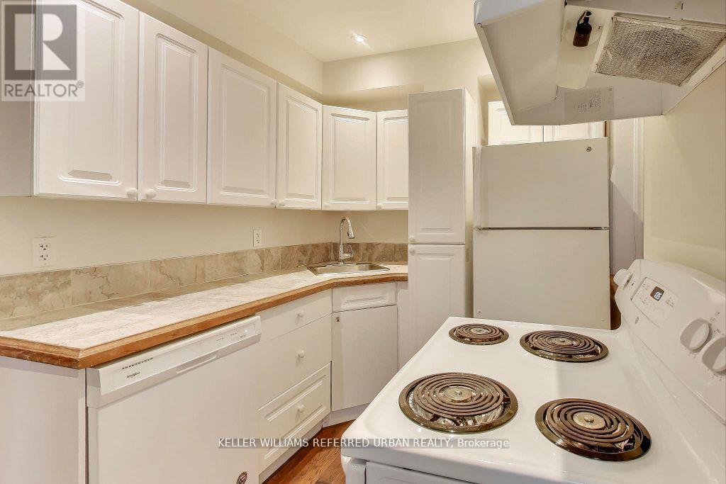 39 Eastwood Road, Toronto, Ontario  M4L 2C6 - Photo 12 - E12516476