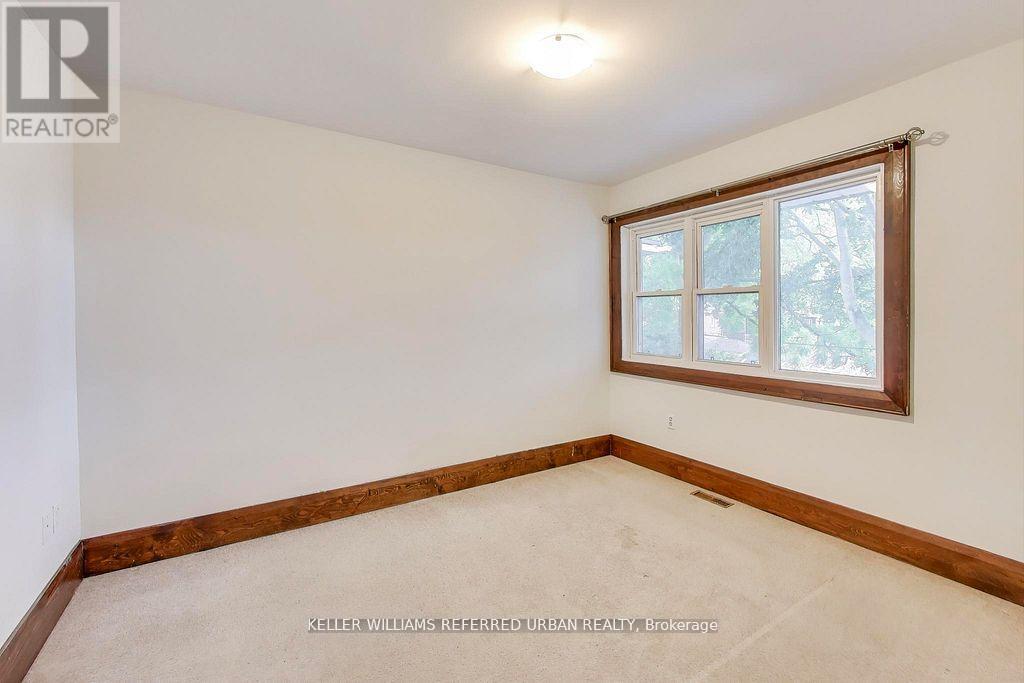 39 Eastwood Road, Toronto, Ontario  M4L 2C6 - Photo 17 - E12516476