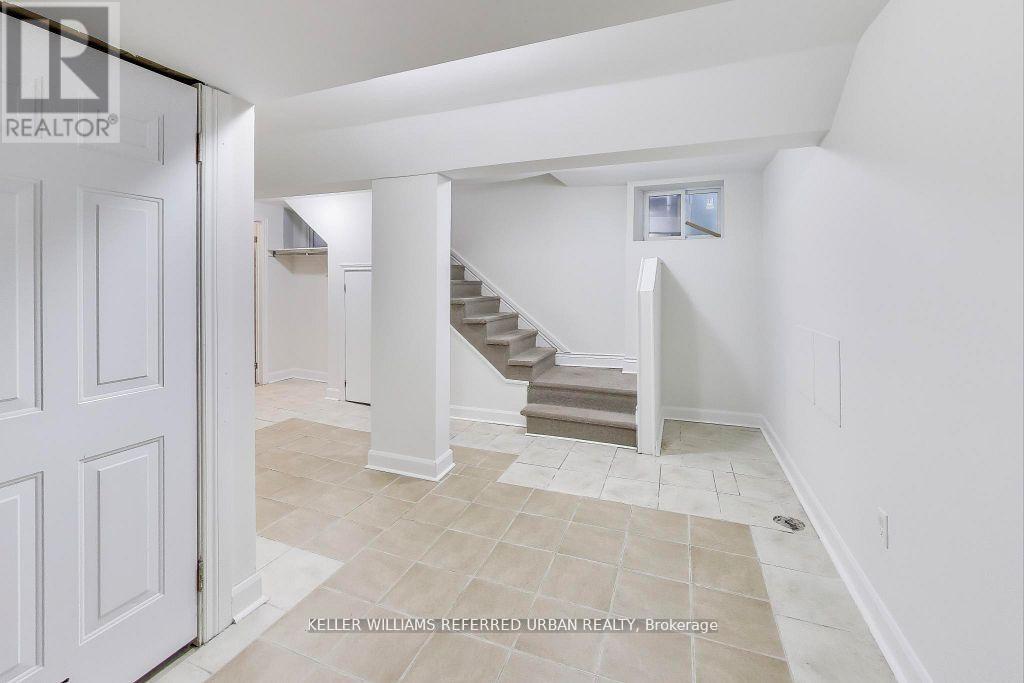 39 Eastwood Road, Toronto, Ontario  M4L 2C6 - Photo 25 - E12516476