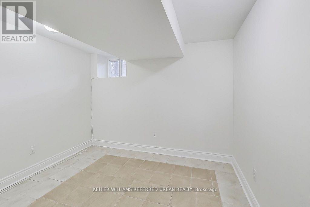 39 Eastwood Road, Toronto, Ontario  M4L 2C6 - Photo 28 - E12516476