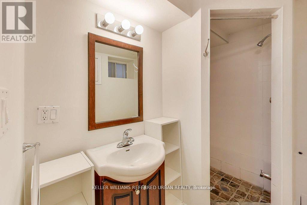 39 Eastwood Road, Toronto, Ontario  M4L 2C6 - Photo 30 - E12516476