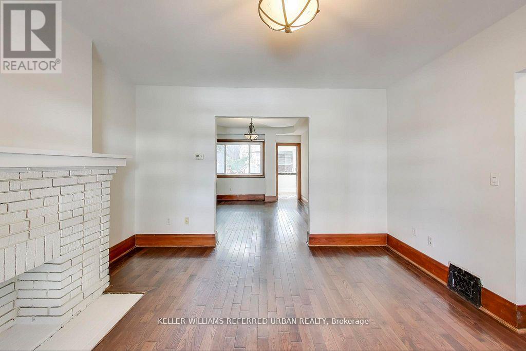 39 Eastwood Road, Toronto, Ontario  M4L 2C6 - Photo 6 - E12516476