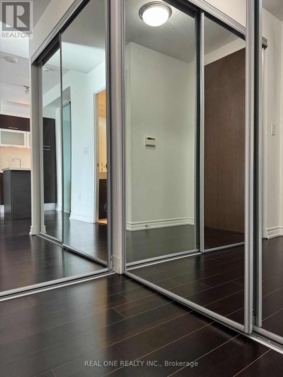 4208 - 386 Yonge Street, Toronto, Ontario  M5B 0A5 - Photo 3 - C12515128