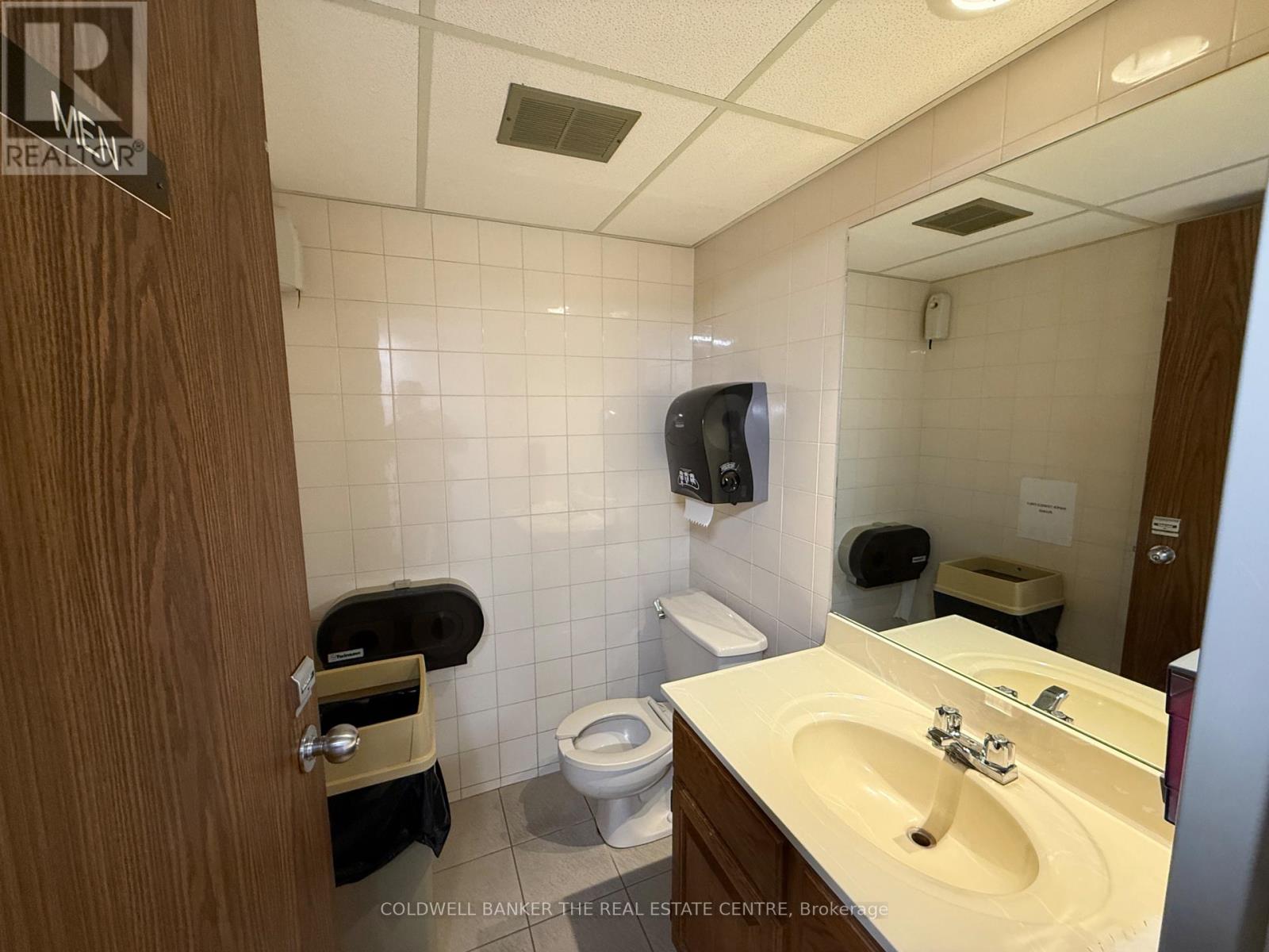 Ll2 - 390 Davis Drive, Newmarket, Ontario  L3Y 7T8 - Photo 14 - N12516056