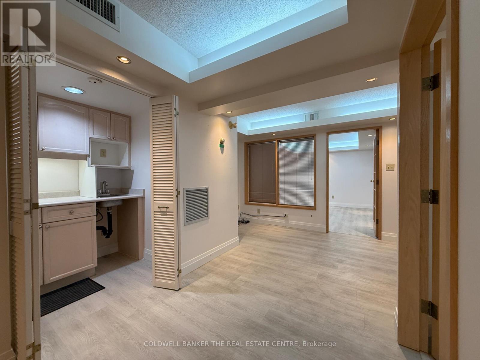 Ll2 - 390 Davis Drive, Newmarket, Ontario  L3Y 7T8 - Photo 6 - N12516056