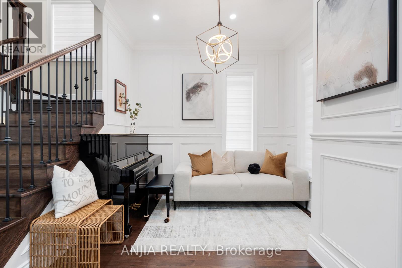 9 Mario Avenue, Markham (Cachet), Ontario  L6C 0X8 - Photo 3 - N12516070