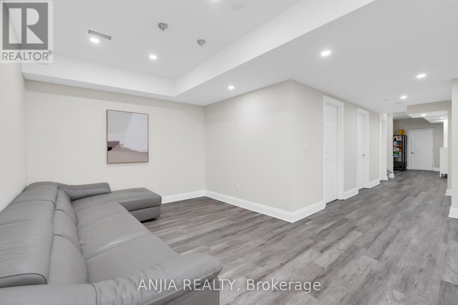 9 Mario Avenue, Markham (Cachet), Ontario  L6C 0X8 - Photo 38 - N12516070