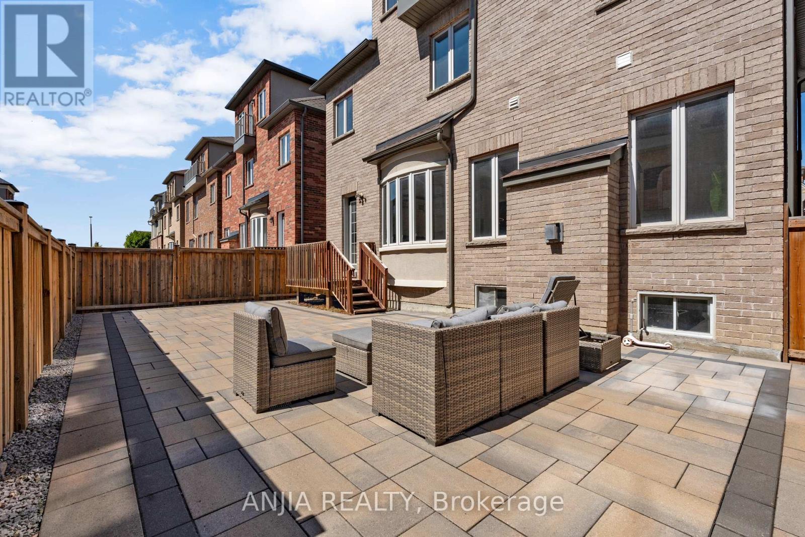 9 Mario Avenue, Markham (Cachet), Ontario  L6C 0X8 - Photo 41 - N12516070