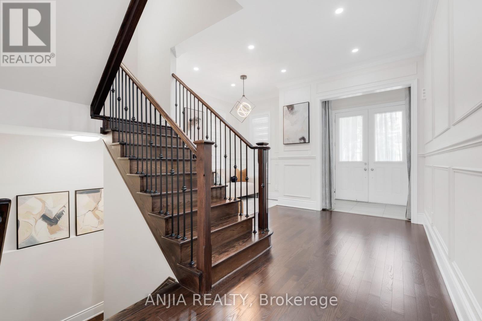 9 Mario Avenue, Markham (Cachet), Ontario  L6C 0X8 - Photo 5 - N12516070