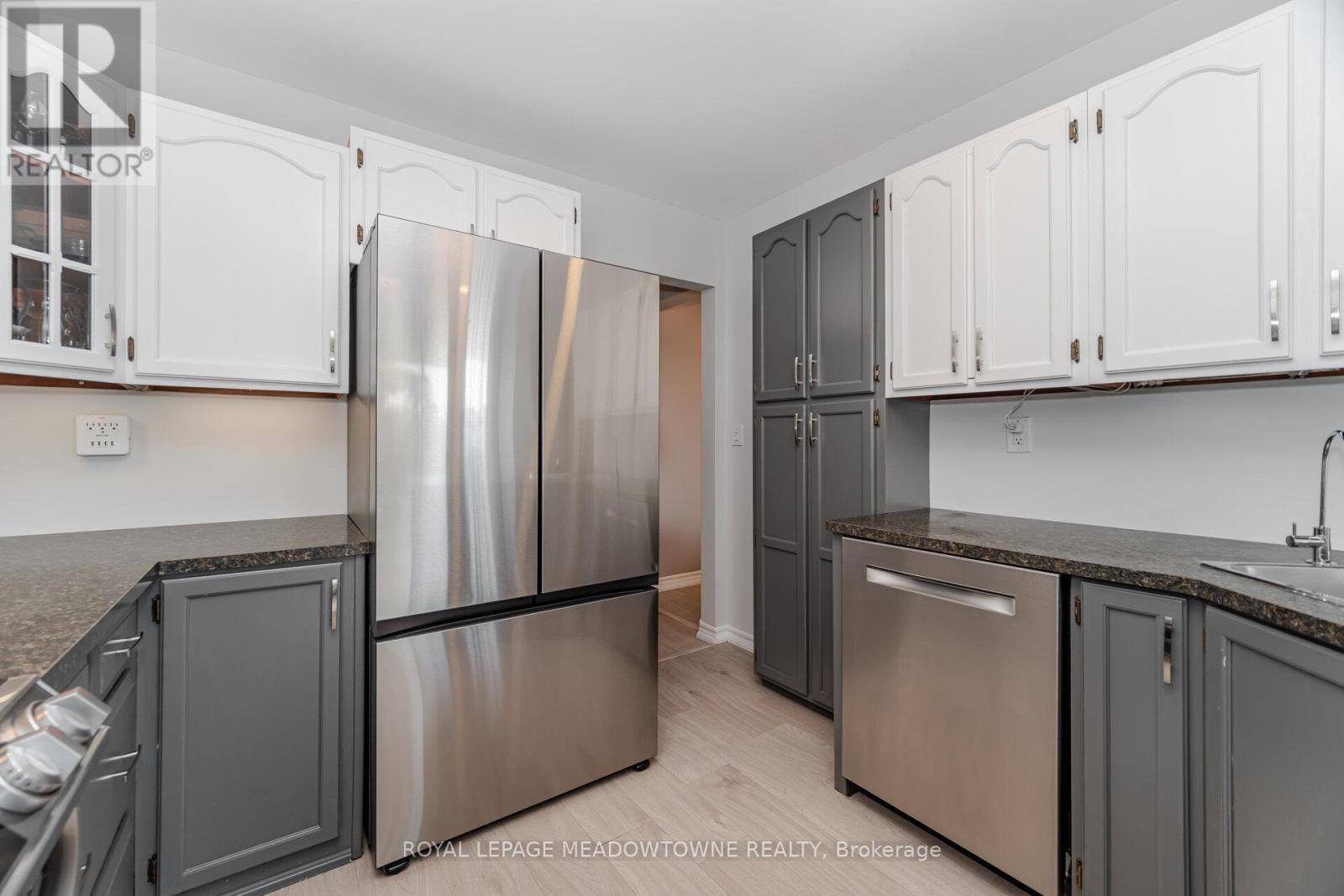 6 Hollis Crescent, East Gwillimbury, Ontario  L9N 1E7 - Photo 16 - N12516116