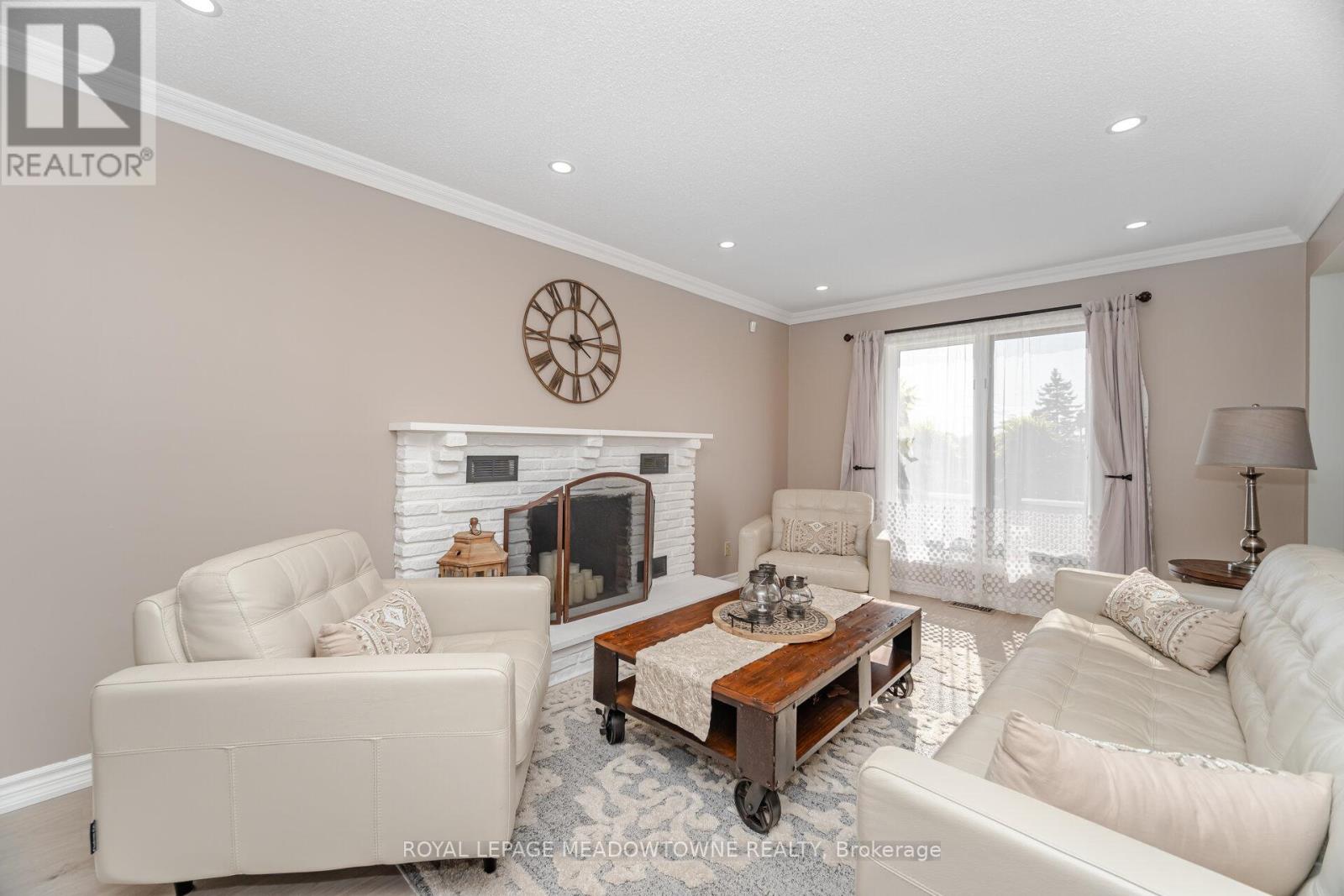 6 Hollis Crescent, East Gwillimbury, Ontario  L9N 1E7 - Photo 21 - N12516116
