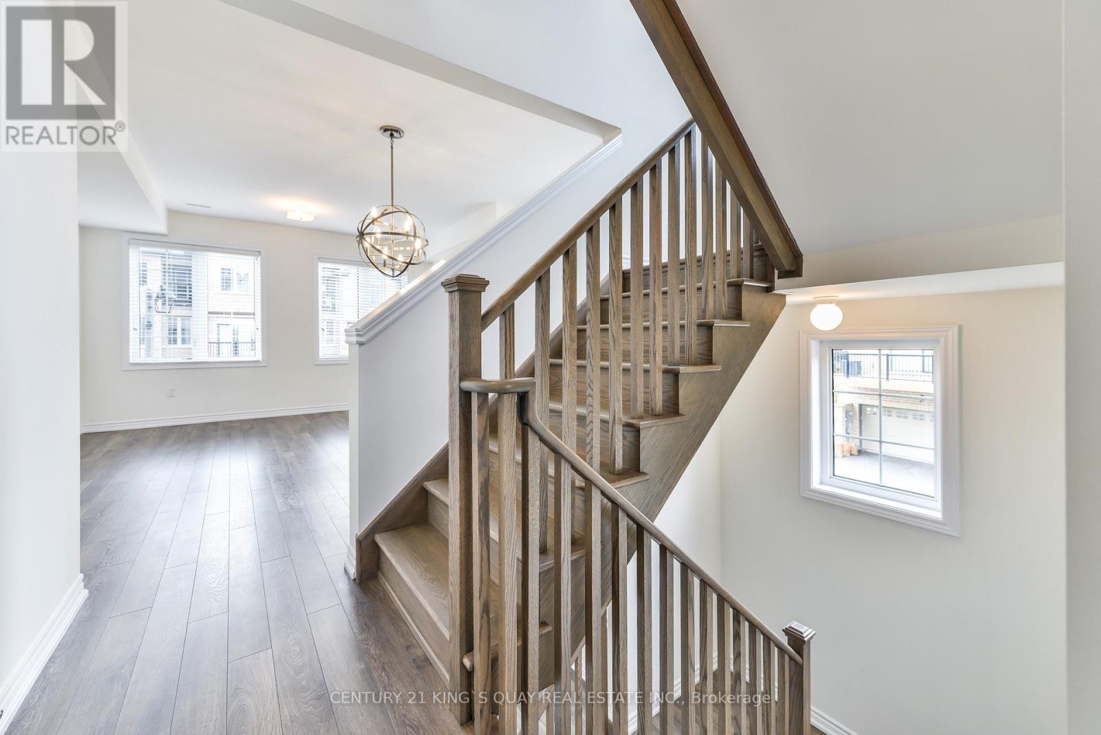 104 Frederick Wilson Avenue, Markham, Ontario  L6B 1P7 - Photo 5 - N12516236