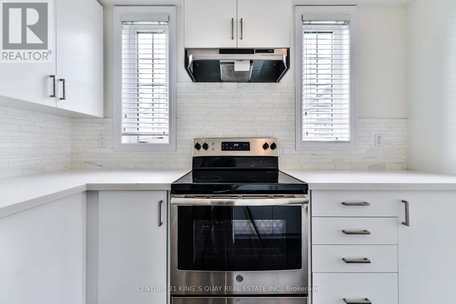 104 Frederick Wilson Avenue, Markham, Ontario  L6B 1P7 - Photo 9 - N12516236