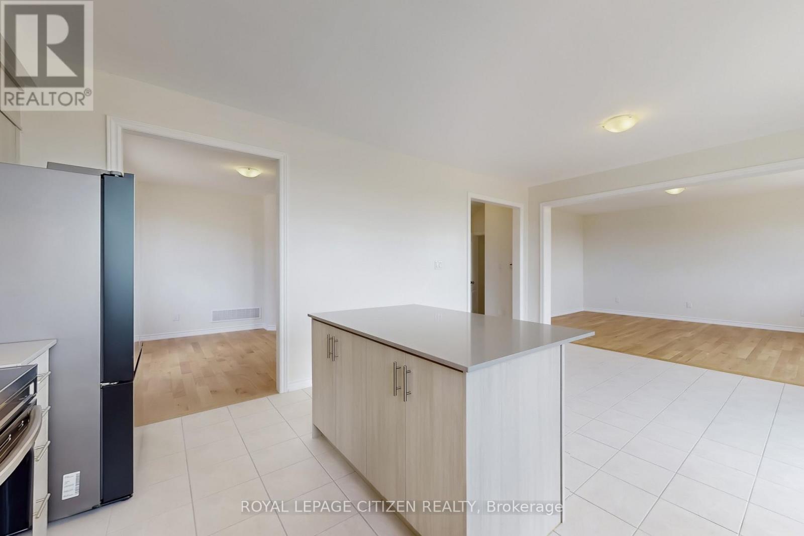 82 Lawrence D. Pridham Avenue, New Tecumseth (Alliston), Ontario  L9R 0X1 - Photo 13 - N12516260