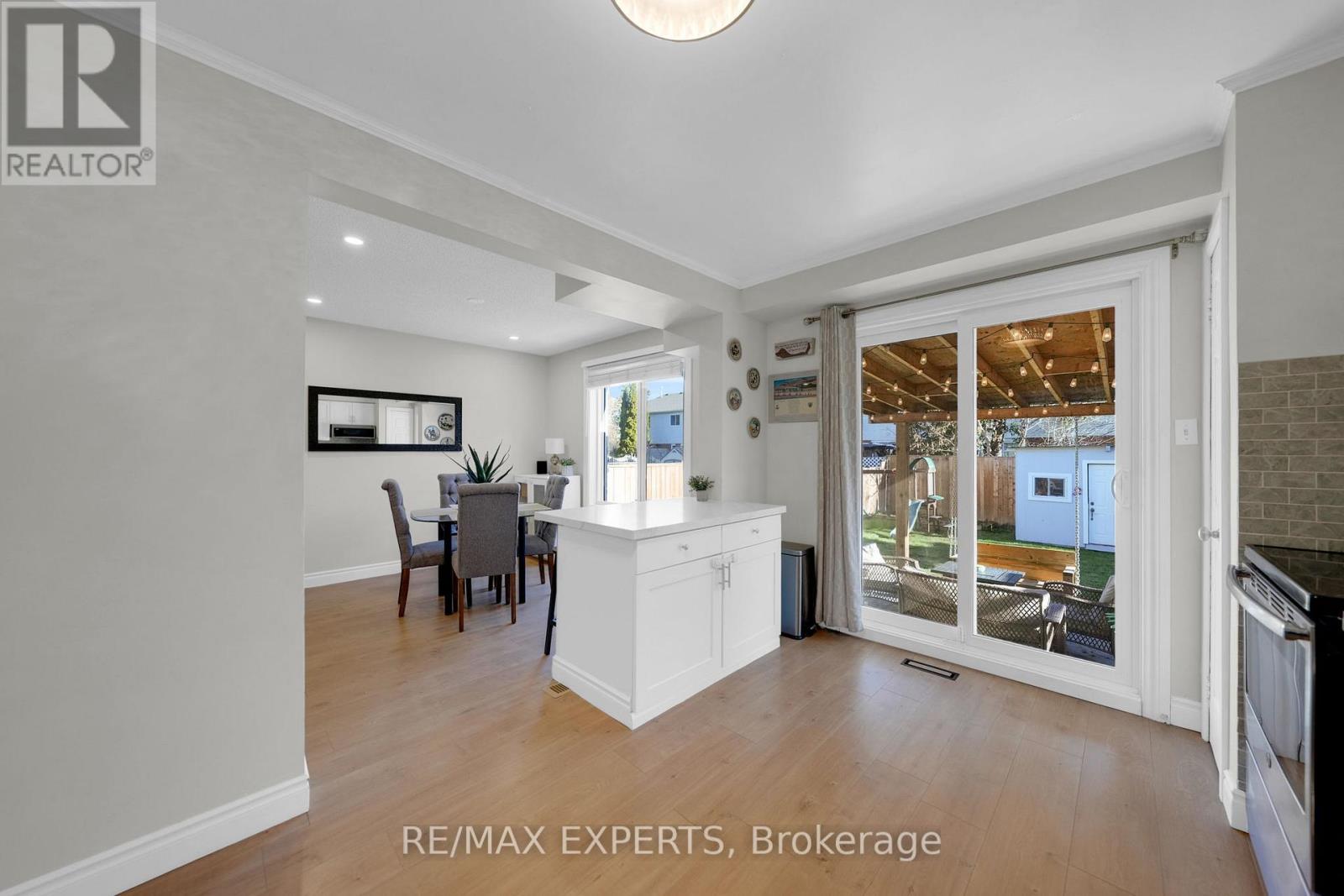 51 Mcknight Crescent, New Tecumseth, Ontario  L0G 1W0 - Photo 13 - N12516262