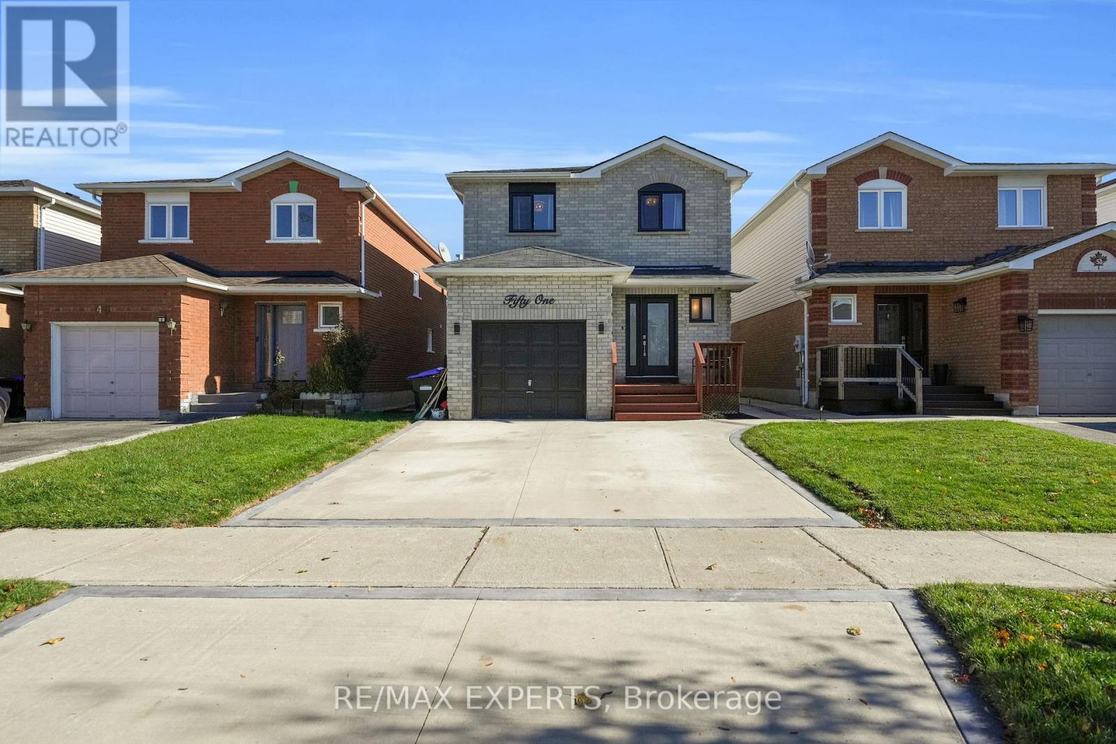 51 Mcknight Crescent, New Tecumseth, Ontario  L0G 1W0 - Photo 2 - N12516262