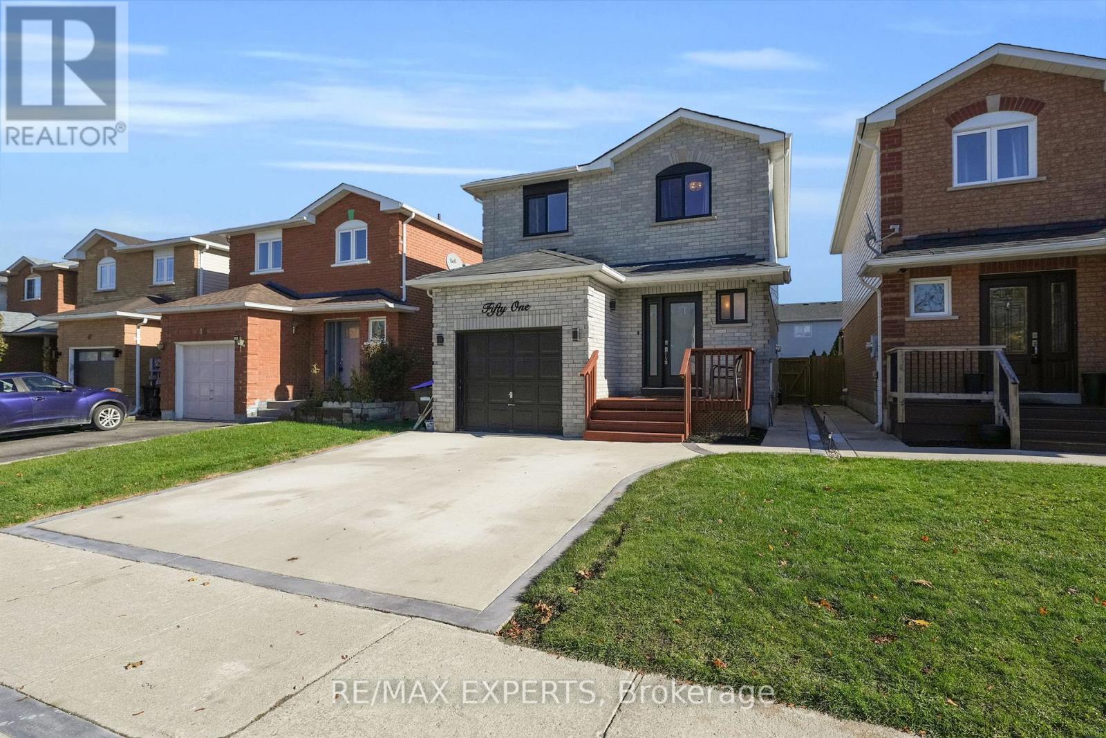 51 Mcknight Crescent, New Tecumseth, Ontario  L0G 1W0 - Photo 3 - N12516262