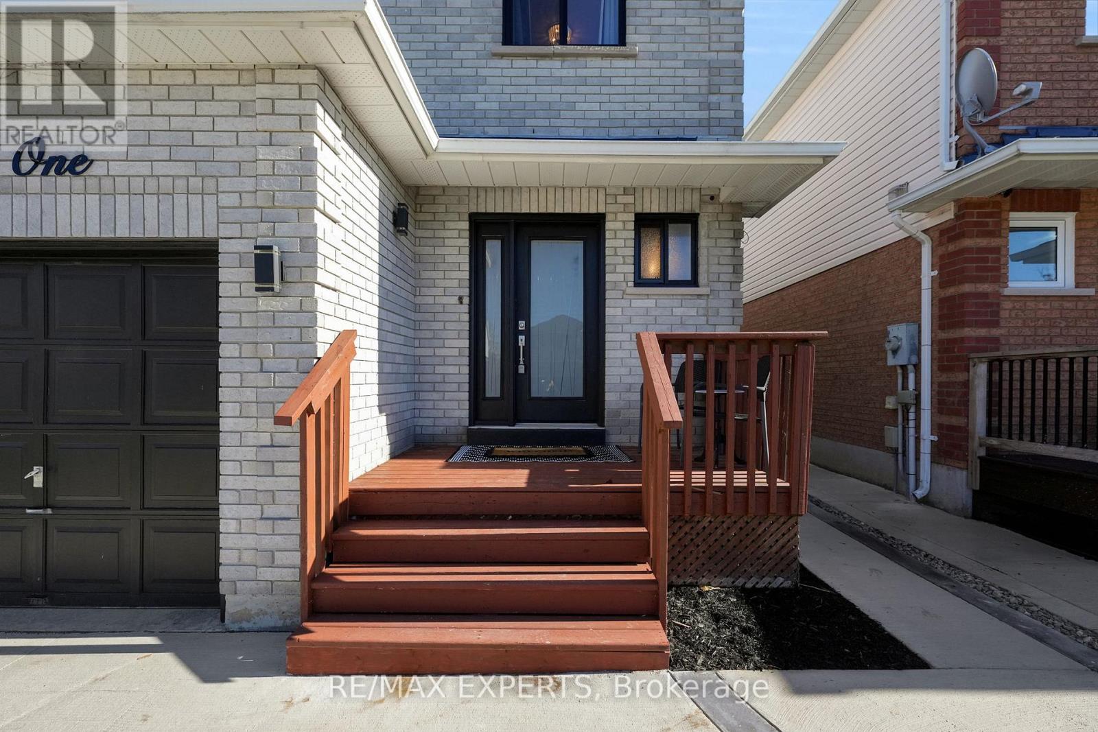 51 Mcknight Crescent, New Tecumseth, Ontario  L0G 1W0 - Photo 4 - N12516262
