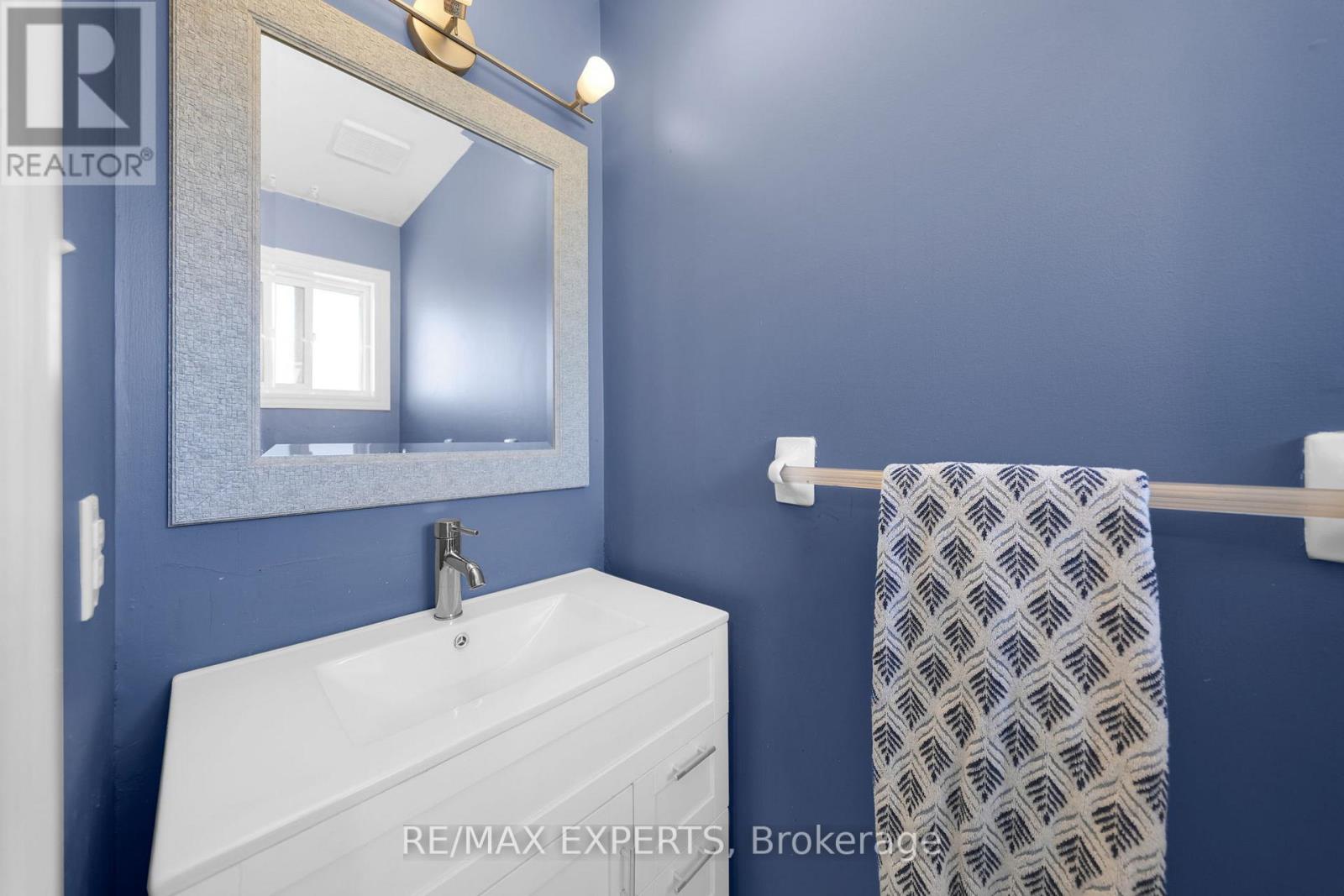 51 Mcknight Crescent, New Tecumseth, Ontario  L0G 1W0 - Photo 7 - N12516262