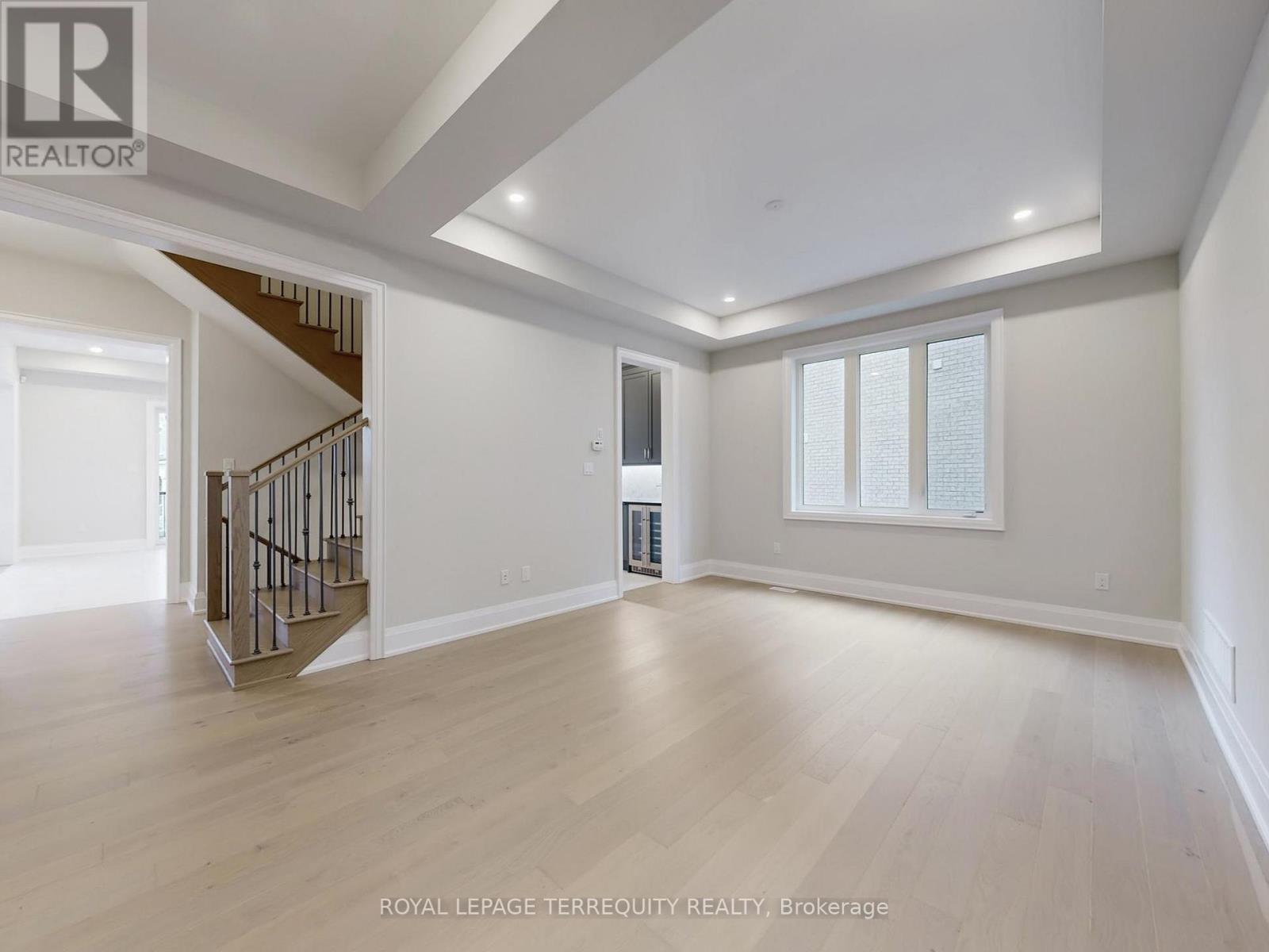 161 Cranberry Lane, Aurora, Ontario  L4G 5Z4 - Photo 8 - N12516298