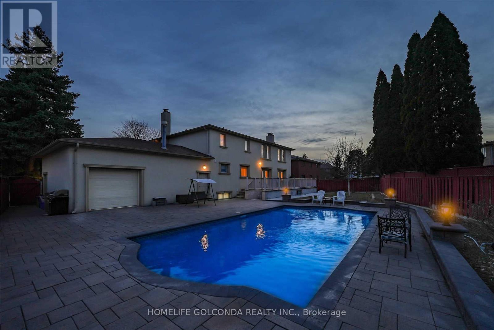 27 Dorwood Court, Vaughan, Ontario  L4L 1M9 - Photo 2 - N12516422