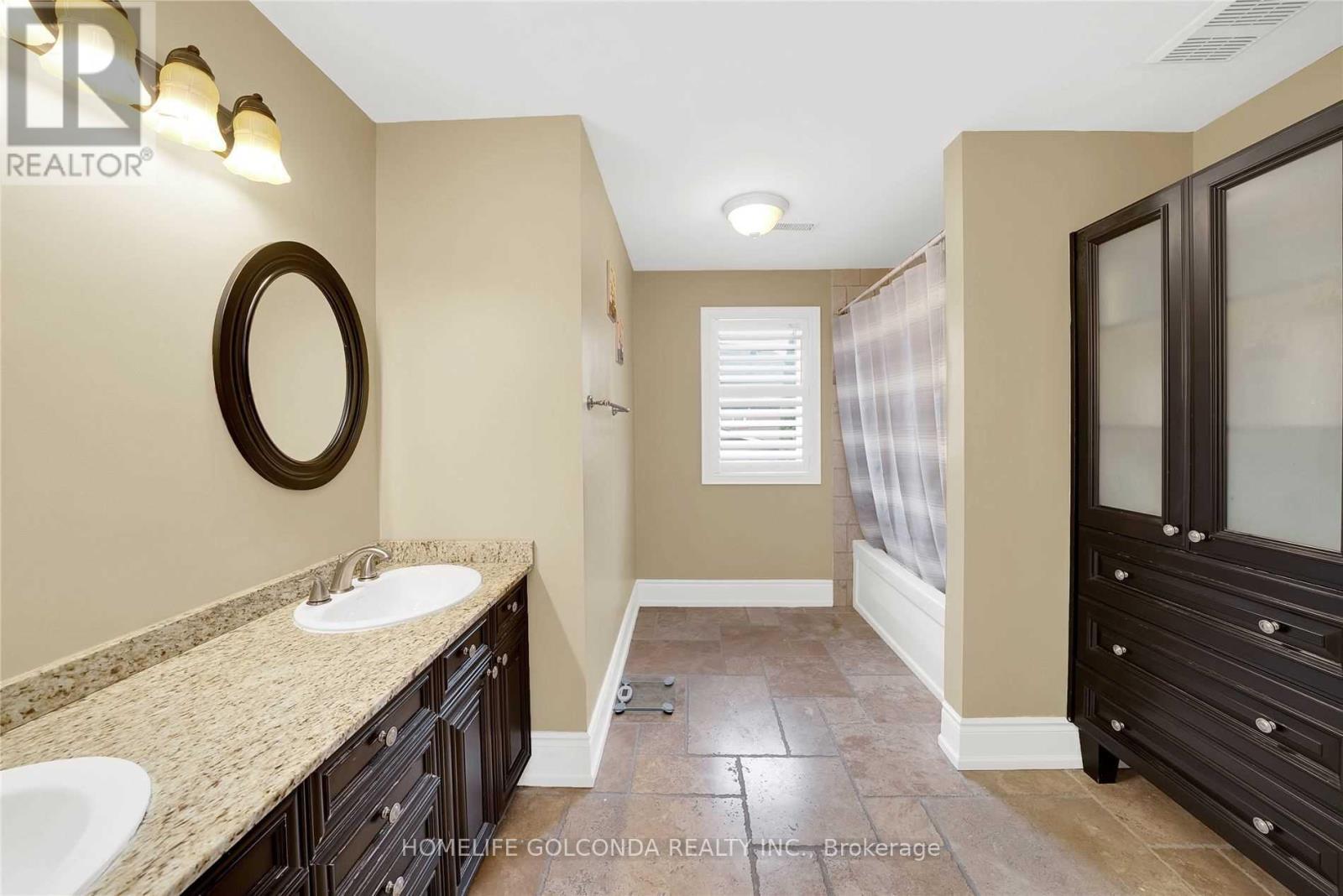 27 Dorwood Court, Vaughan, Ontario  L4L 1M9 - Photo 32 - N12516422