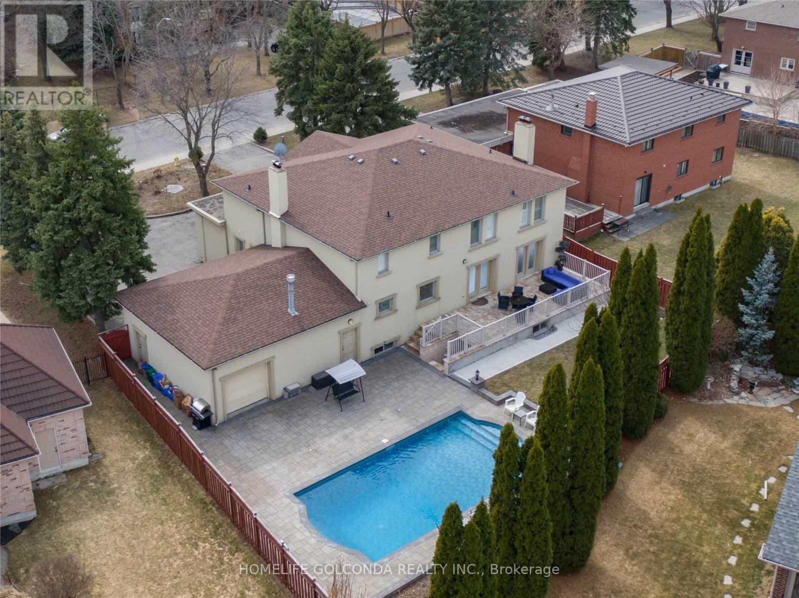 27 Dorwood Court, Vaughan, Ontario  L4L 1M9 - Photo 4 - N12516422