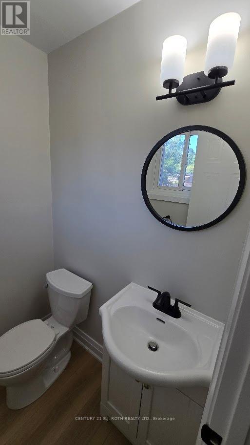 698 Burton Drive, Innisfil, Ontario  L9S 2H6 - Photo 11 - N12516426