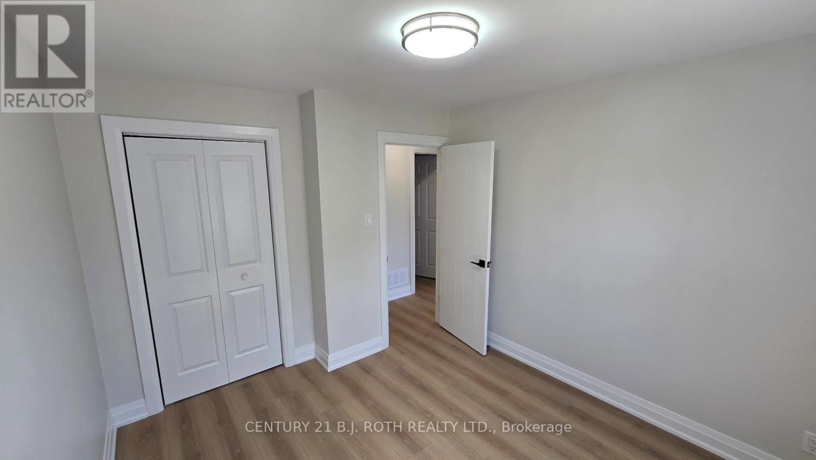 698 Burton Drive, Innisfil, Ontario  L9S 2H6 - Photo 15 - N12516426