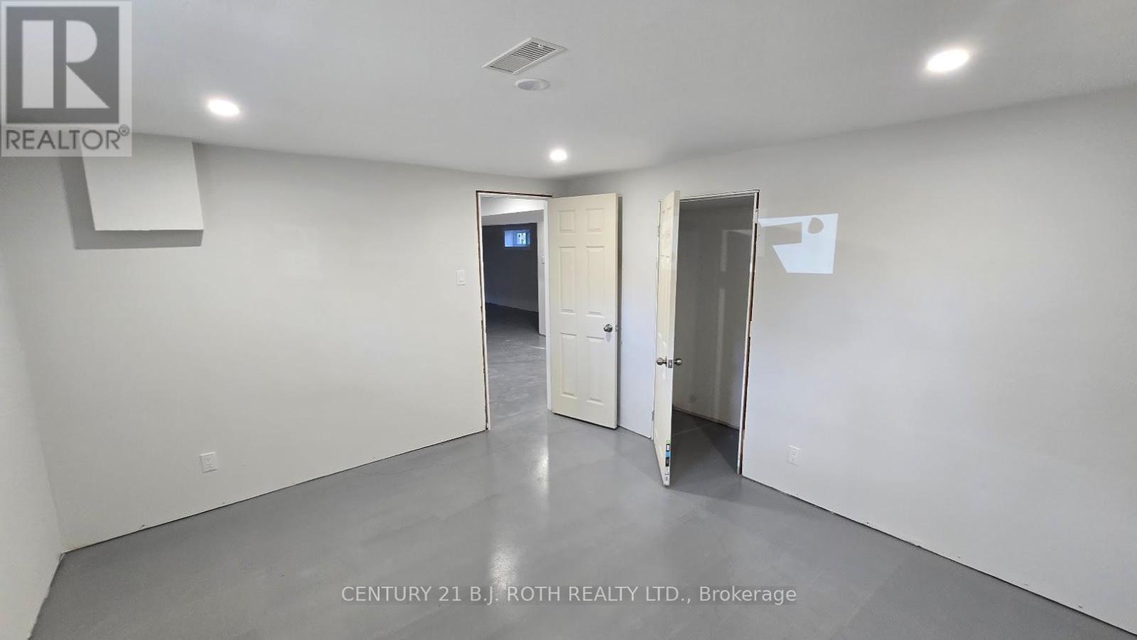 698 Burton Drive, Innisfil, Ontario  L9S 2H6 - Photo 20 - N12516426